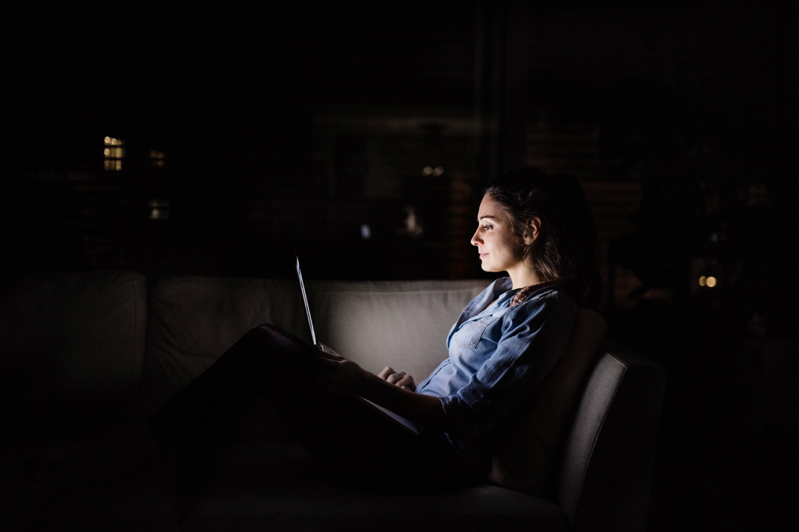 The Advantages &amp; Disadvantages Of Dark Mode In Web Design